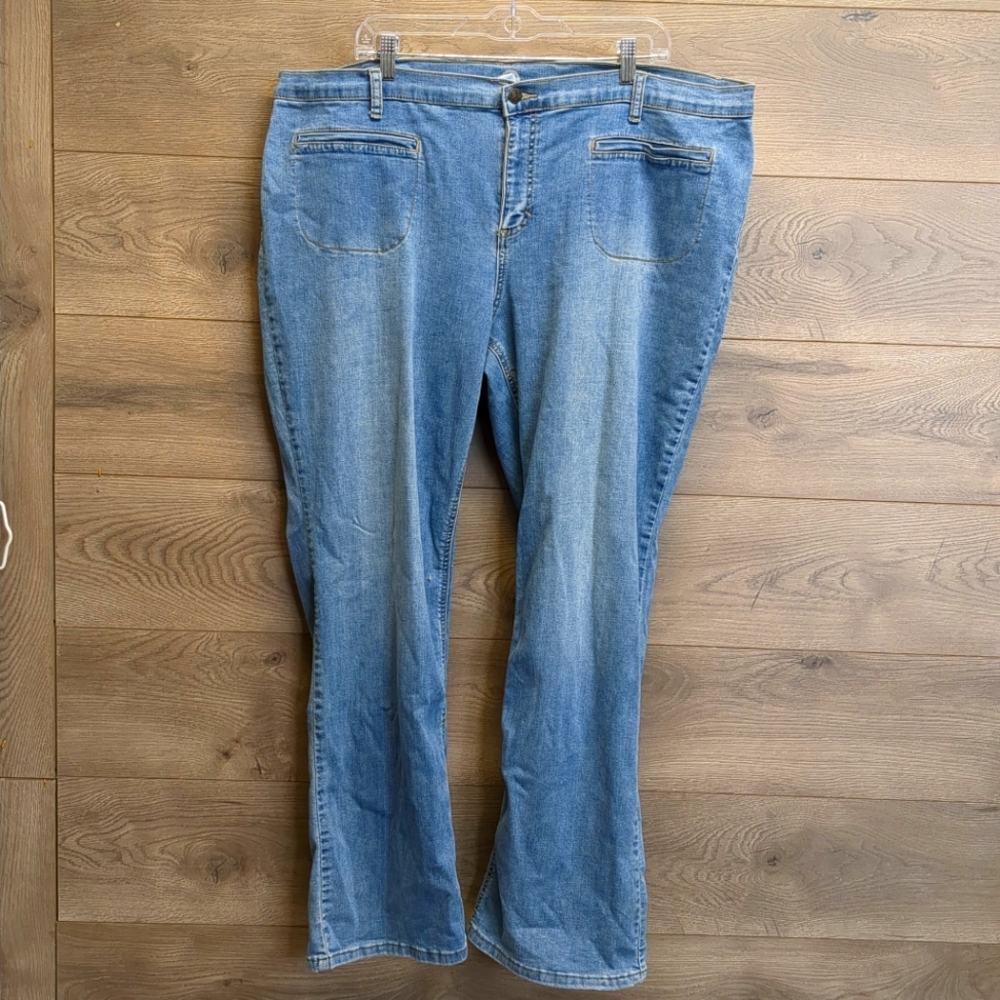 W62 Modern Fit Bootcut Jeans Womens Plus Size 24